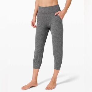 Lululemon Align Jogger Crop 23” - size 10 - Heathered Black